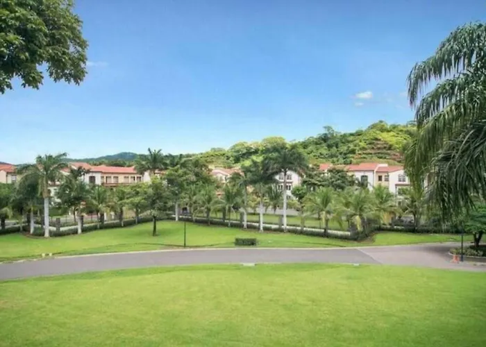 Ferienhaus Stunning Oceanview With Exceptional Views & Resort-style Amenities *